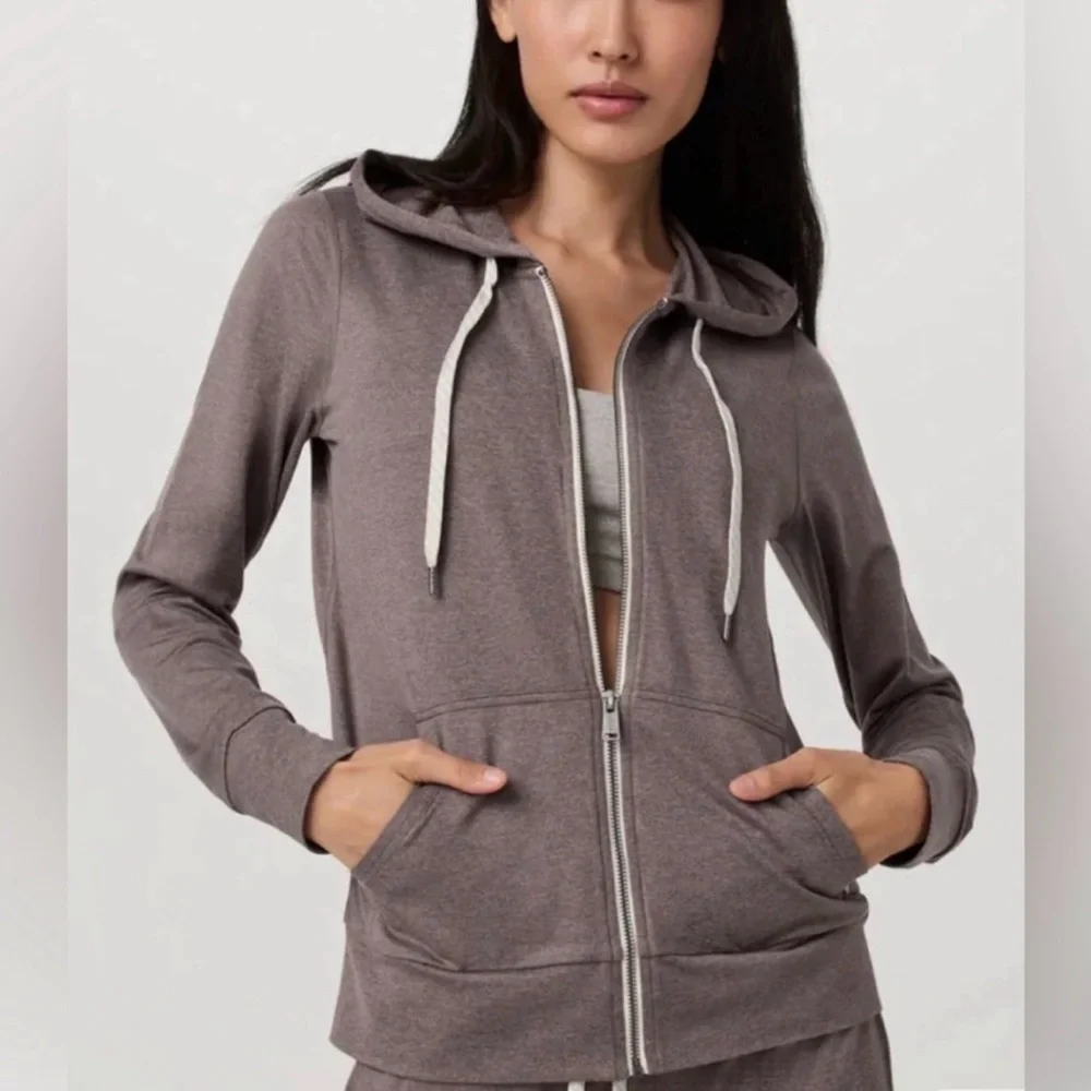 NWT Vuori Halo Performance Hoodie 2.0 - Picture 3 of 10